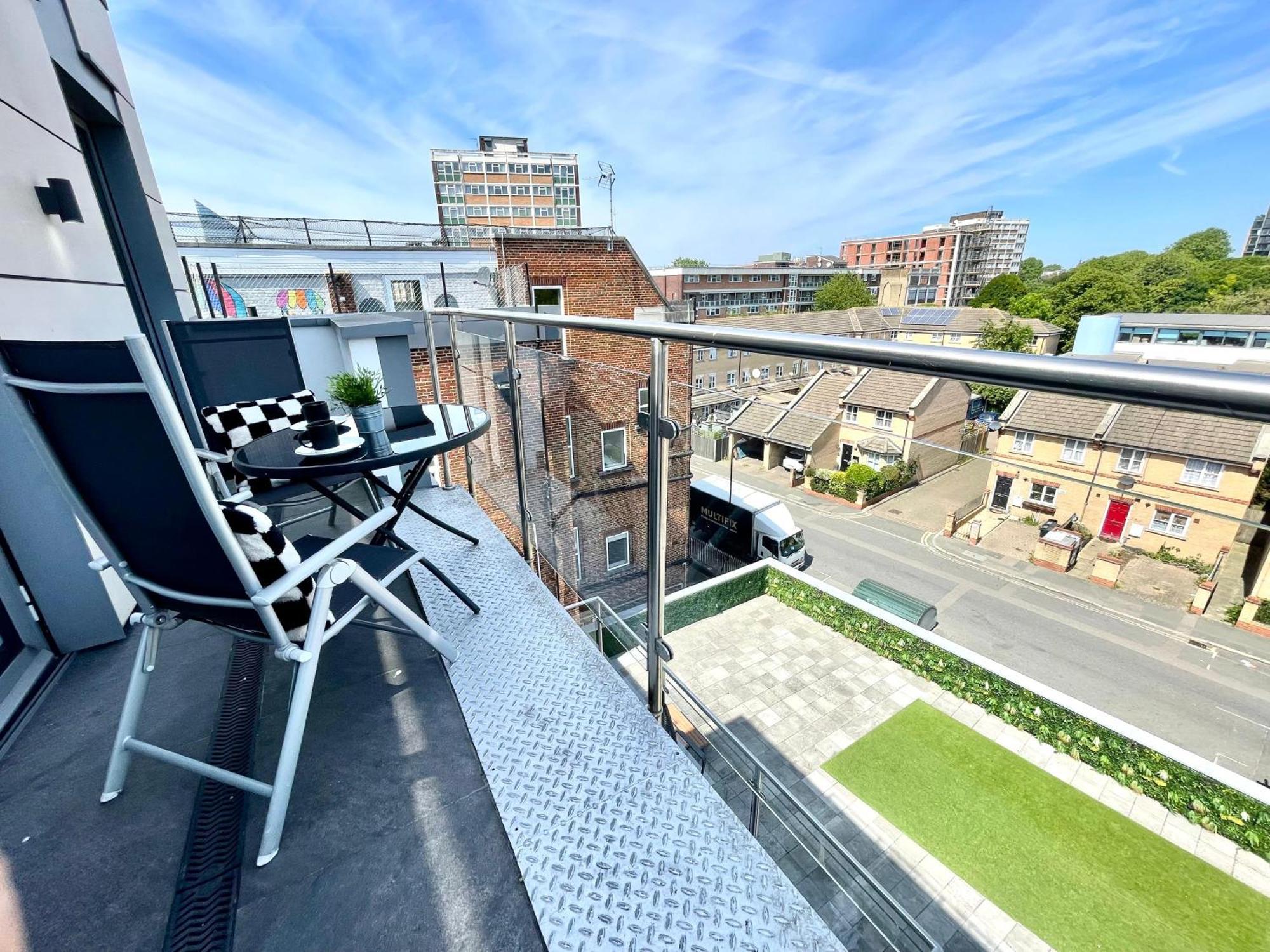 Contemporary With Private Terraces In Shoreditch, Hoxton, Islington Londres