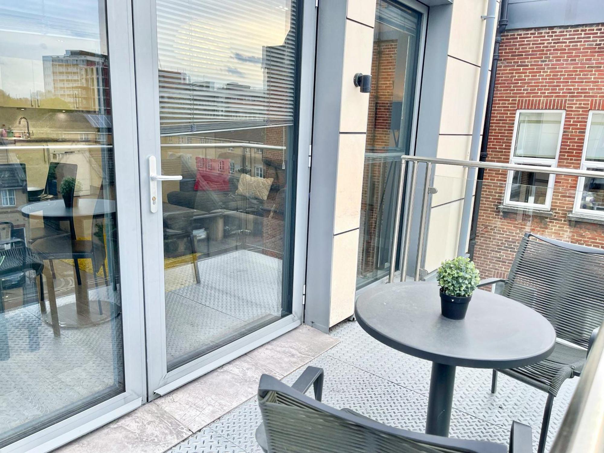Contemporary With Private Terraces In Shoreditch, Hoxton, Islington Apartamento